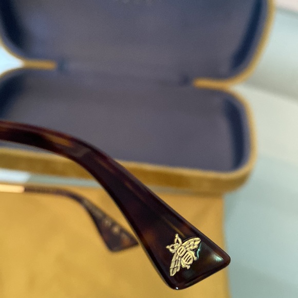 Firm Price Gucci Aviator Sunglasses - Picture 3 of 8